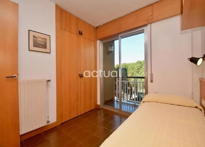 Apartment Athenea B3 *