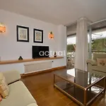 Athenea B3 Apartment *