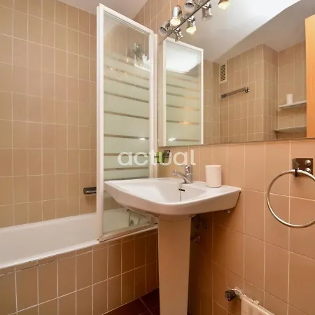 Athenea B3 Apartment