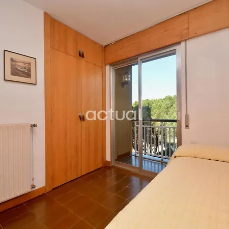 Apartment Athenea B3 *
